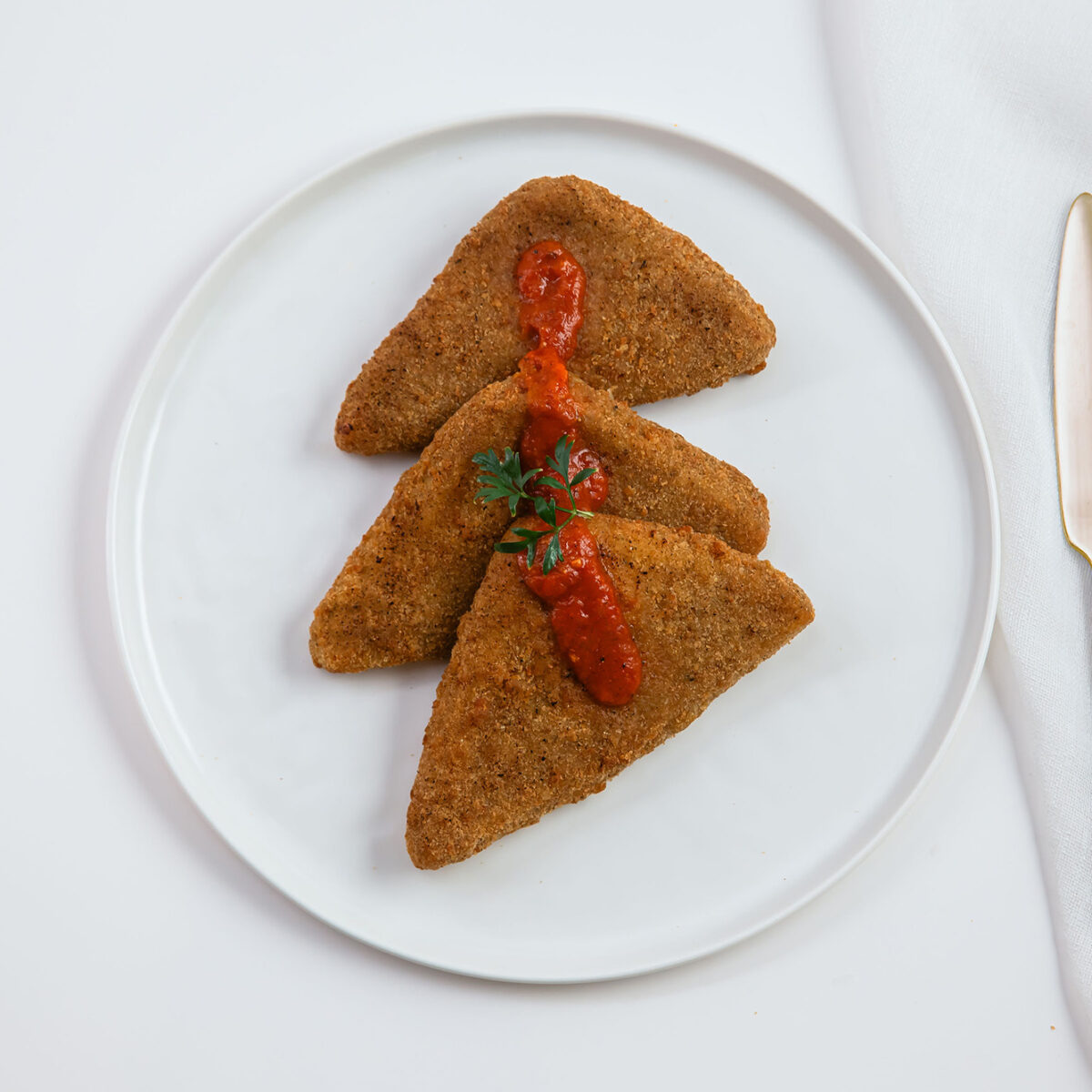 Mozzarella Triangle with Sauce